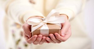 آداب هدیه دادن و انتخاب مناسب‌ترین هدیه
